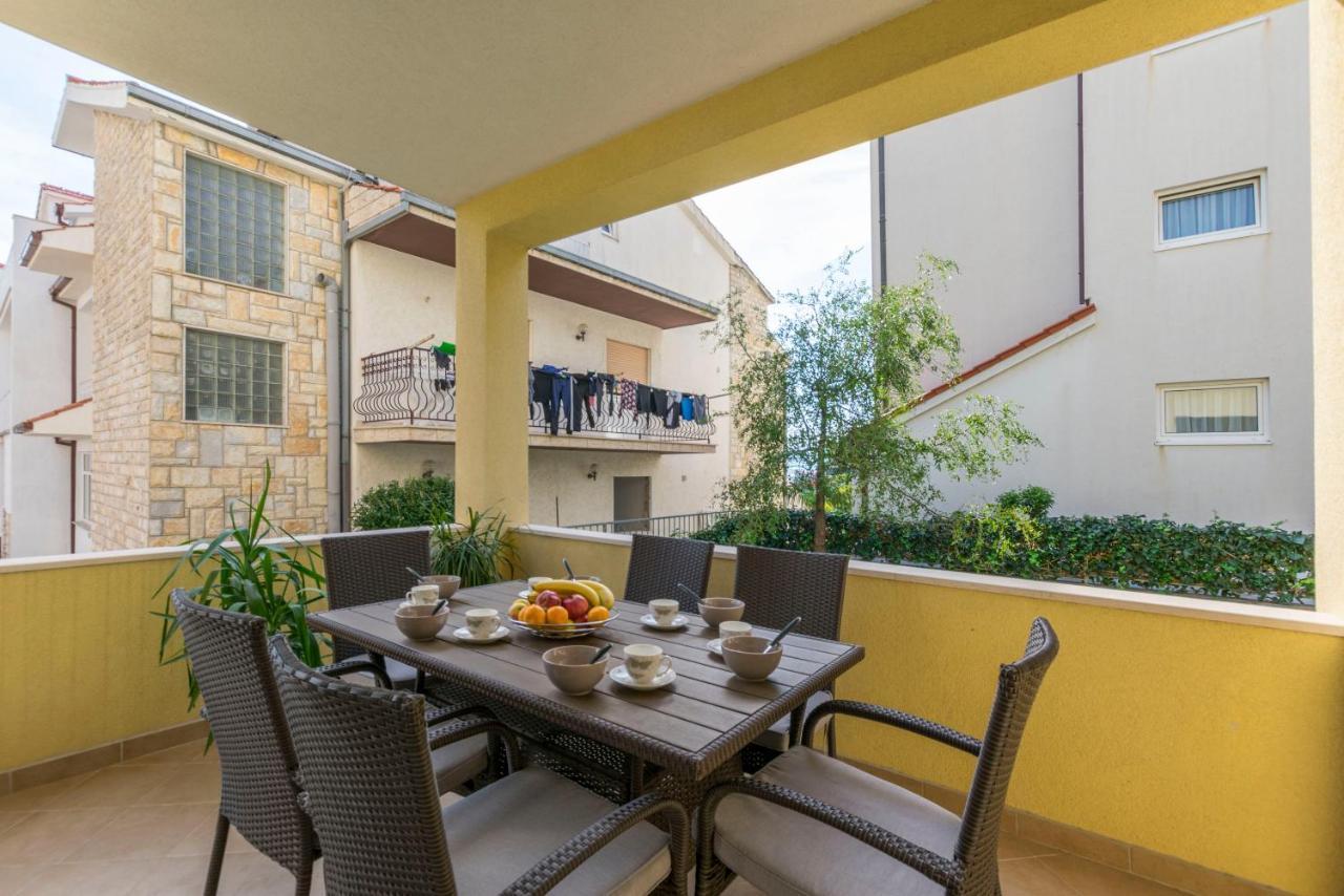 Apartment Dora Дуче Екстер'єр фото